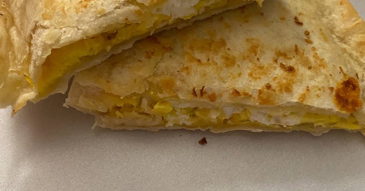 Easy smashed breakfast quesadillas